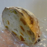 danish×danish baked by BURDIGALA - ハーフ・マング・アブリコ（380円）