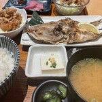 Sumibiyaki Kamameshi Nihonshu No Mise Kokogura - 真鯛のカブト焼き定食