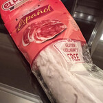 フロマジュリー ミュウ - 白カビサラミ　ホテルで齧ります笑