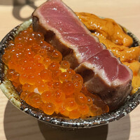 焼うおいし川  六本木凛華楼 - 至福の三色丼！