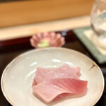 鮨 まつうら - メジマグロの中トロと大トロ2枚