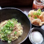 楽 - 汁なし担々麺ほか