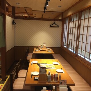 [Private room with sunken kotatsu (12 people x 4)] Seats for 4 people, perfect for a small banquet.