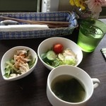 Maman cafe - ランチのスープ、サラダ、小鉢