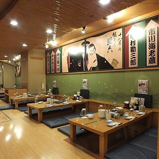 The banquet hall, inspired by Kabukiza, can accommodate 70 people! This is a spacious room with an open feel.