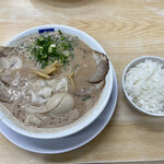 魁龍 - 魁龍全部のせラーメン ずんだれ、ごはん