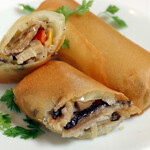 Deep-fried vegetable spring rolls (2 pieces)