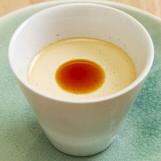 We also have “Hojicha Pudding” which has many fans and side menus that go well with alcohol.