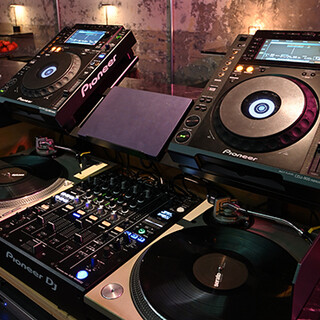 Full-fledged equipment is available! A must-see is the “sound” that is comparable to large clubs.