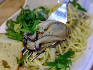 ガットビアンコ - 【2023.1.19(木)】広島県産牡蠣とルツコラのパスタの牡蠣