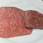 焼肉あきら - しんしん塩、サガリ塩