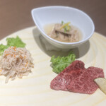 焼肉あきら - 白センマイ刺しまさご和え、ハチノス煮込み、ハラミ刺し