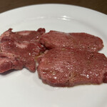 焼肉あきら - タン下塩、上タン塩