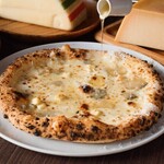 チーズが旨いと言われる  クワトロフォルマッジ