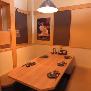 2 people ~ OK! There is a semi-private room with a sunken kotatsu that is perfect for parties♪