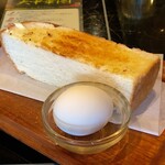 ツヤ - モーニングの極厚トースト