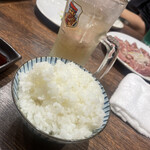 Yakiniku Takuma - 御飯も美味しい！　御飯(中)！　250円。