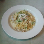 トラットリア エストエスト - 季節のパスタ　鶏肉としし唐のクリームソース