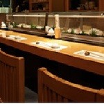 Sushi To Toufuryouri Aida - あなたのお気に入りの席を見つけてみませんか。