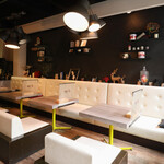 isola - 広々ソファー席