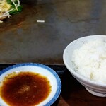 はやし焼肉店 - 普通盛りのご飯とホルそばをオーダーしました。お会計￥７００ちょっと(笑)　リーズナブルなご褒美