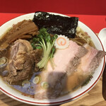 ラーメン 豚まる - 料理写真: