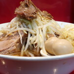 ラーメン二郎 - ラーメン半分＋ニンニク＋ショウガ半分