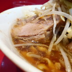 ラーメン二郎 - 豚の厚み