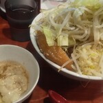 わいるどラーメン ごんぞう - ラーメン300ｇ・野菜大盛り・脂・にんにく。お腹いっぱいᐠ(  ᐢ ᵕ ᐢ )ᐟ