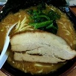 上田らあめん はち - とんこつ醤油ラーメン