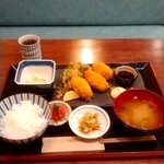 玉河 三鷹店 - 大粒牡蠣フライ定食と明太子トッピング