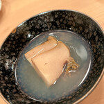 木挽町 とも樹 - 蒸し鮑です。天目風の器です