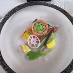 レストラン スイヤルド - オードブル：軽く燻製にした信州サーモンと夏野菜のシャルロット