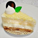 菓子工房 アントレ - ﾚﾓﾝとﾚｱﾁｰｽﾞﾀﾙﾄ　357円　（＾＾＠