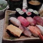 Ume Sushi - ランチ握り 1.5人前 1000円