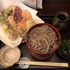 Teuchi Izumosoba Iizuka - 「割子そば」（三枚、870圓）
                「季節の野菜の盛り合はせ」（500圓）。
