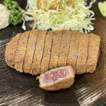 Gyuu Katsu Moto Mura Aru Tauraten - 牛かつはレアな揚げ具合