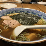 居酒屋遊山海 - 普通の醤油ラーメンこれがワンコインなんだから…