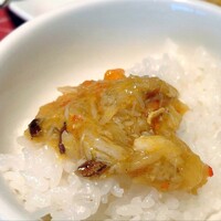 莉苑 - ご飯を一口頂く。蟹餡をかけて、もう絶品。勿論山盛りも可。