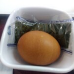 Yokkaichi Himono Shokudou - 小鉢はたまごと海苔。定食に無料セット