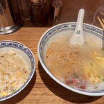 香港麺 新記 - 
