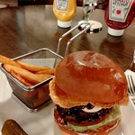 シェイクツリー バーガー＆バー - 