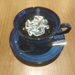 shifukunohamba-gu - コーヒーに、ミルクが綺麗に混ざっていくのを見るとホッとします。