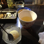 肉の雷橋 - 会計前のアイスとお茶