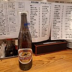 Taishuusakabaebisu - 先ずはビールを。グラスを被せて提供するのがいかにも…。