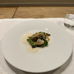 シャントレル - ❻ホタテ、ブロッコリー、シャントレル、ブールブランソース炒め。