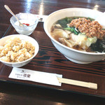 楼蘭 - たんたん麺？セット850円？