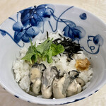 Kuro ho - 牡蠣茶漬け。ここにも牡蠣が(☆∀☆)大葉と味噌がアクセント✨