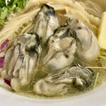 Kuroho - プリプリ濃厚な旨味の牡蠣が通常は6つ〜7つ❣️（お茶漬けもあるので少し減らしてもらいました）