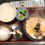 Murataya - 元祖鍋焼きうどん特上におもちトッピングと普通ライス